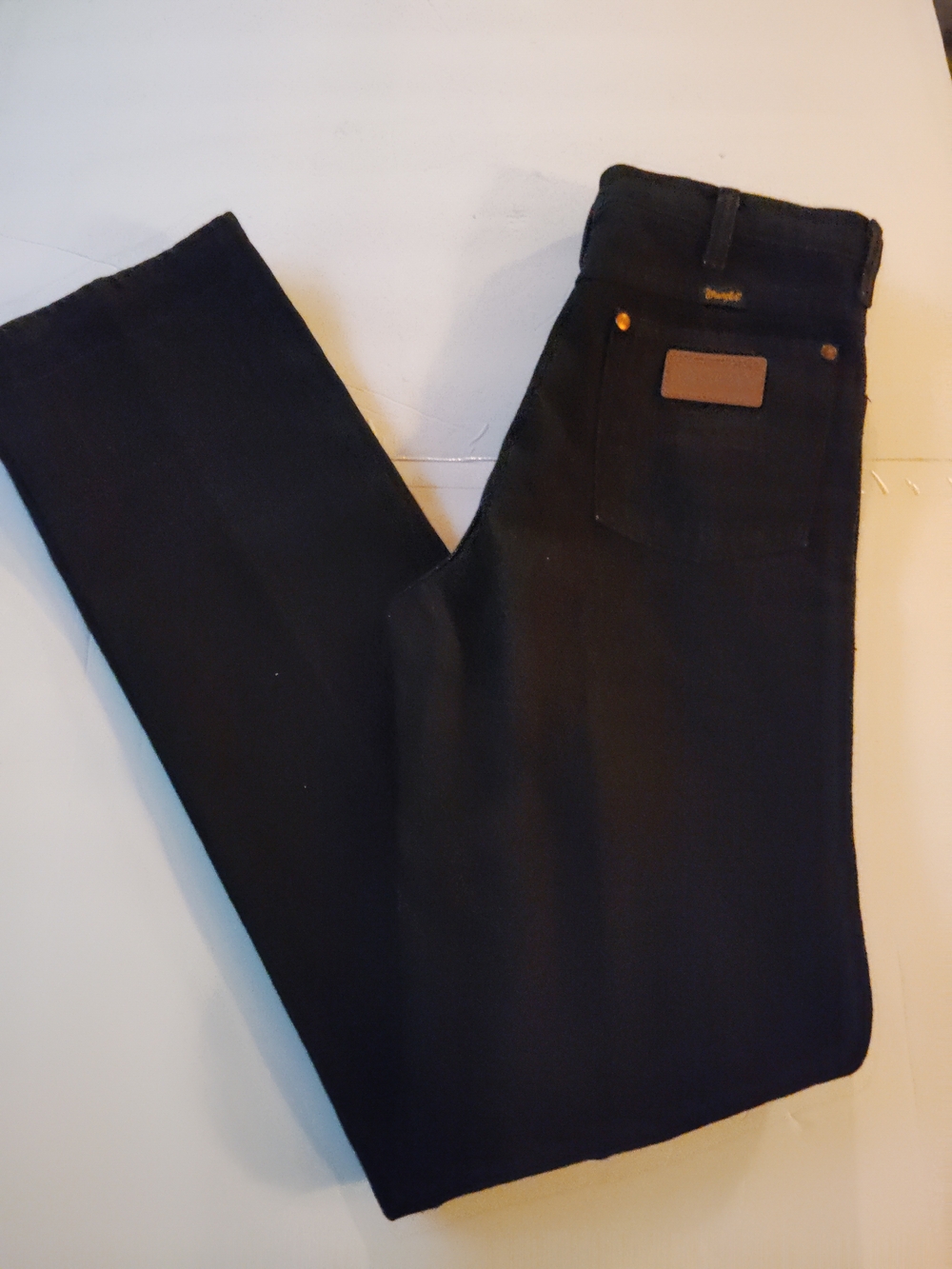 Wrangler Black Men's Straight-Leg Jeans